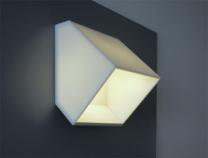 Bílé hranaté nástěnné svítidlo - umělý kámen LG Hi-Macs